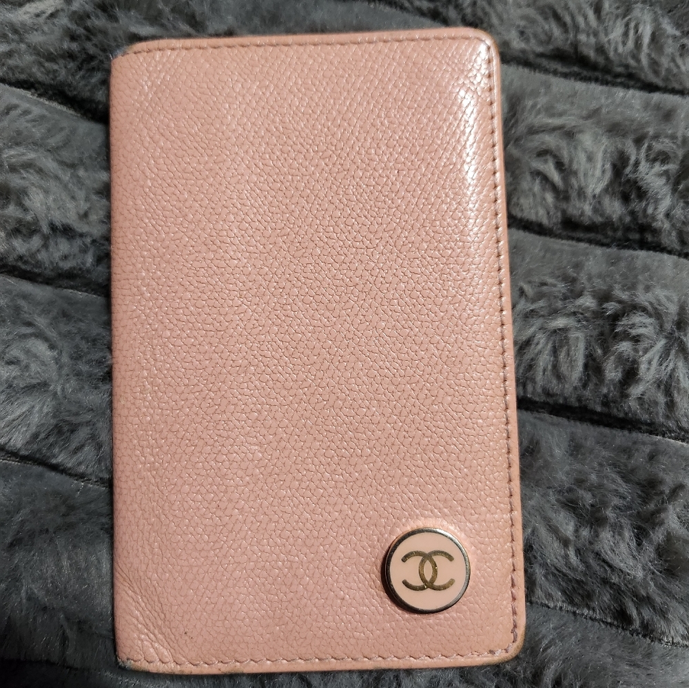 Authentic Chanel pink card wallet sevruga bifold
